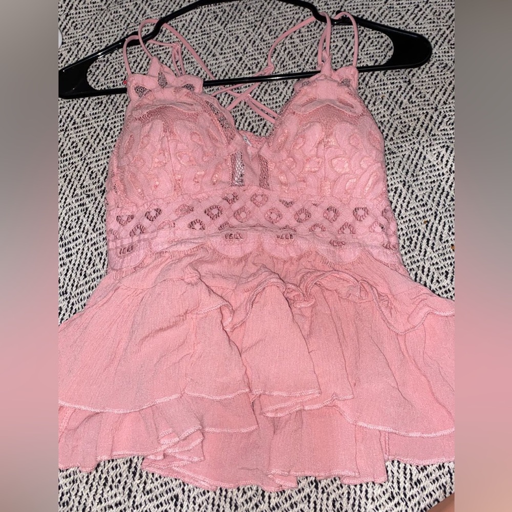 Cute ruffled tops.